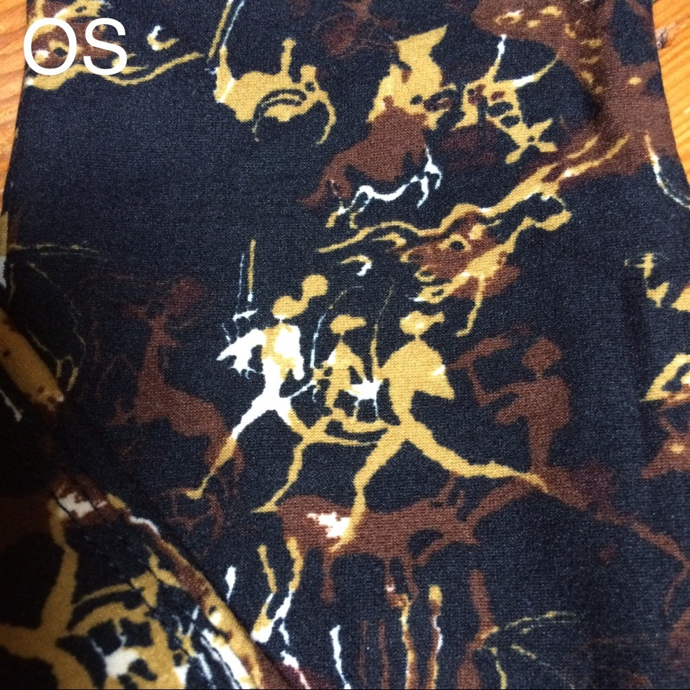 Amazing🦄 LuLaRoe OS tribal print leggings!